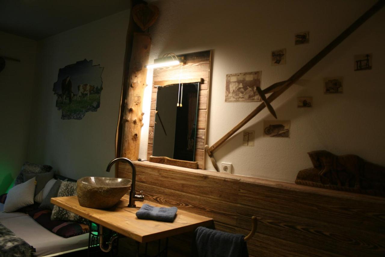 Krug'S Family Hostel Und Restaurant เวลไฮม์ อิน โอเบอร์บาเยิร์น ภายนอก รูปภาพ