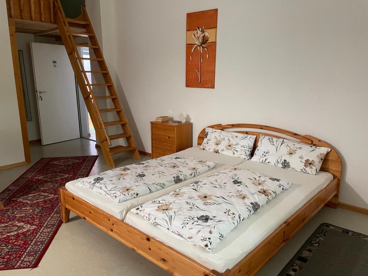 Krug'S Family Hostel Und Restaurant เวลไฮม์ อิน โอเบอร์บาเยิร์น ภายนอก รูปภาพ