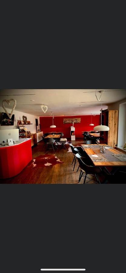 Krug'S Family Hostel Und Restaurant เวลไฮม์ อิน โอเบอร์บาเยิร์น ภายนอก รูปภาพ