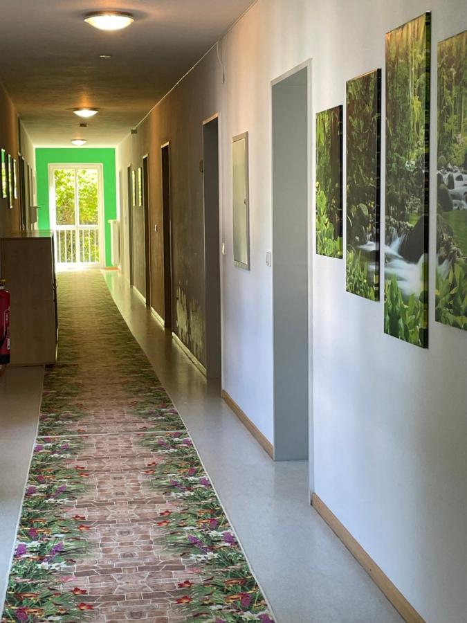 Krug'S Family Hostel Und Restaurant เวลไฮม์ อิน โอเบอร์บาเยิร์น ภายนอก รูปภาพ